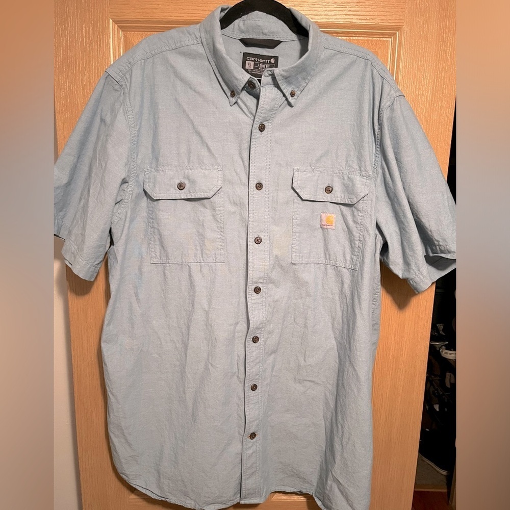 Carhartt Loose Fit Midweight Chambray Short Sleeve Button Down Shirt - Picture 2 of 11